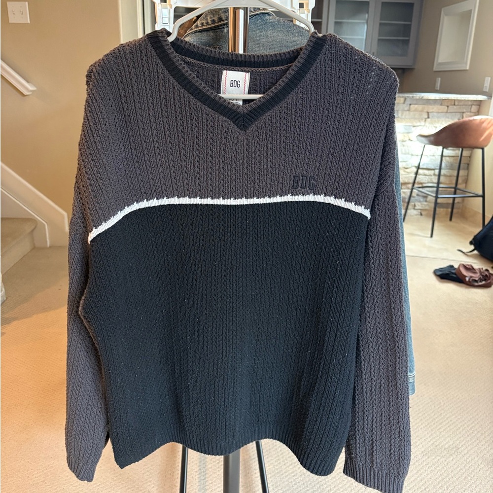 Oversized BDG Women’s Charcoal and Black V-Neck Sweater